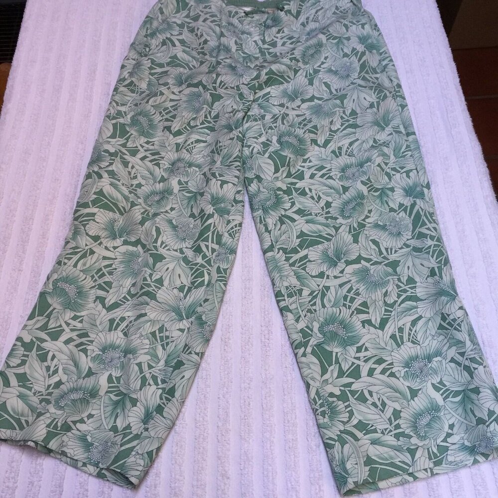 Tommy Bahama Womens Silk Capri Cropped Pants Sz 6 Floral Green Tropical Mid-Rise